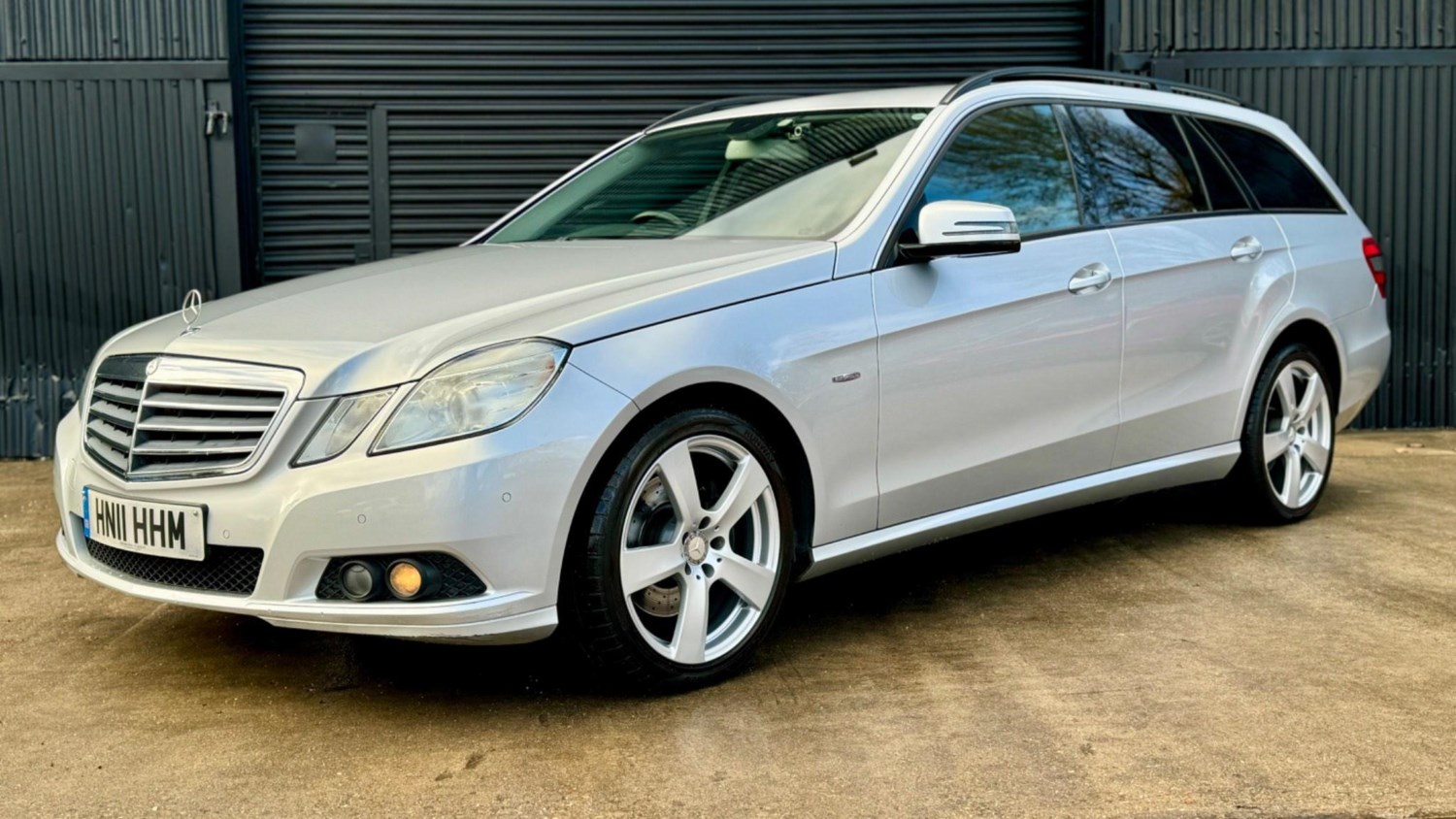 Mercedes-Benz E-Class Listing Image