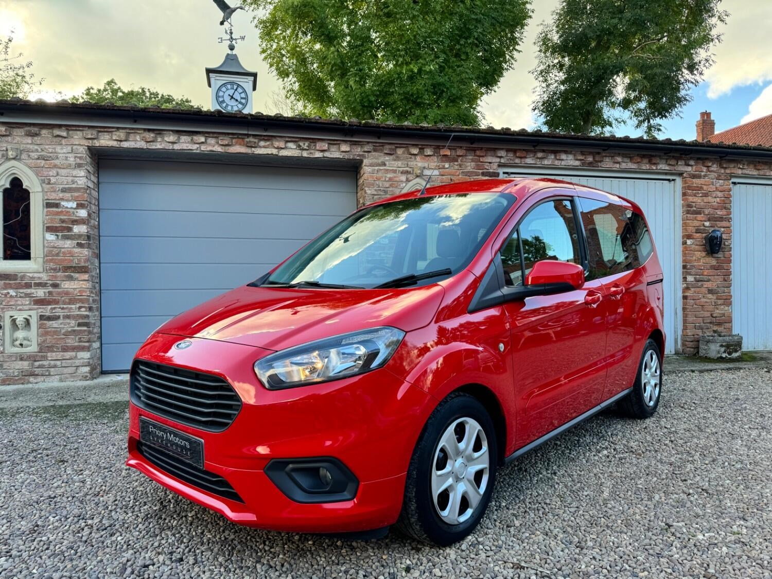 Ford TOURNEO Listing Image