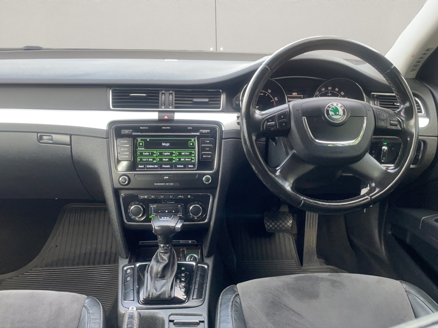 Skoda Superb Listing Image