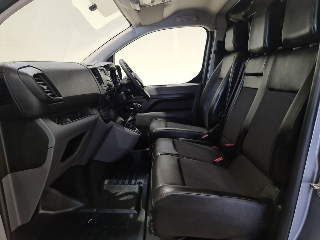 Vauxhall Vivaro Listing Image