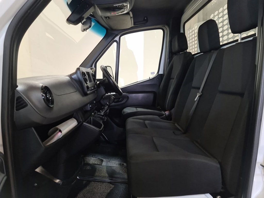 Mercedes-Benz Sprinter Listing Image