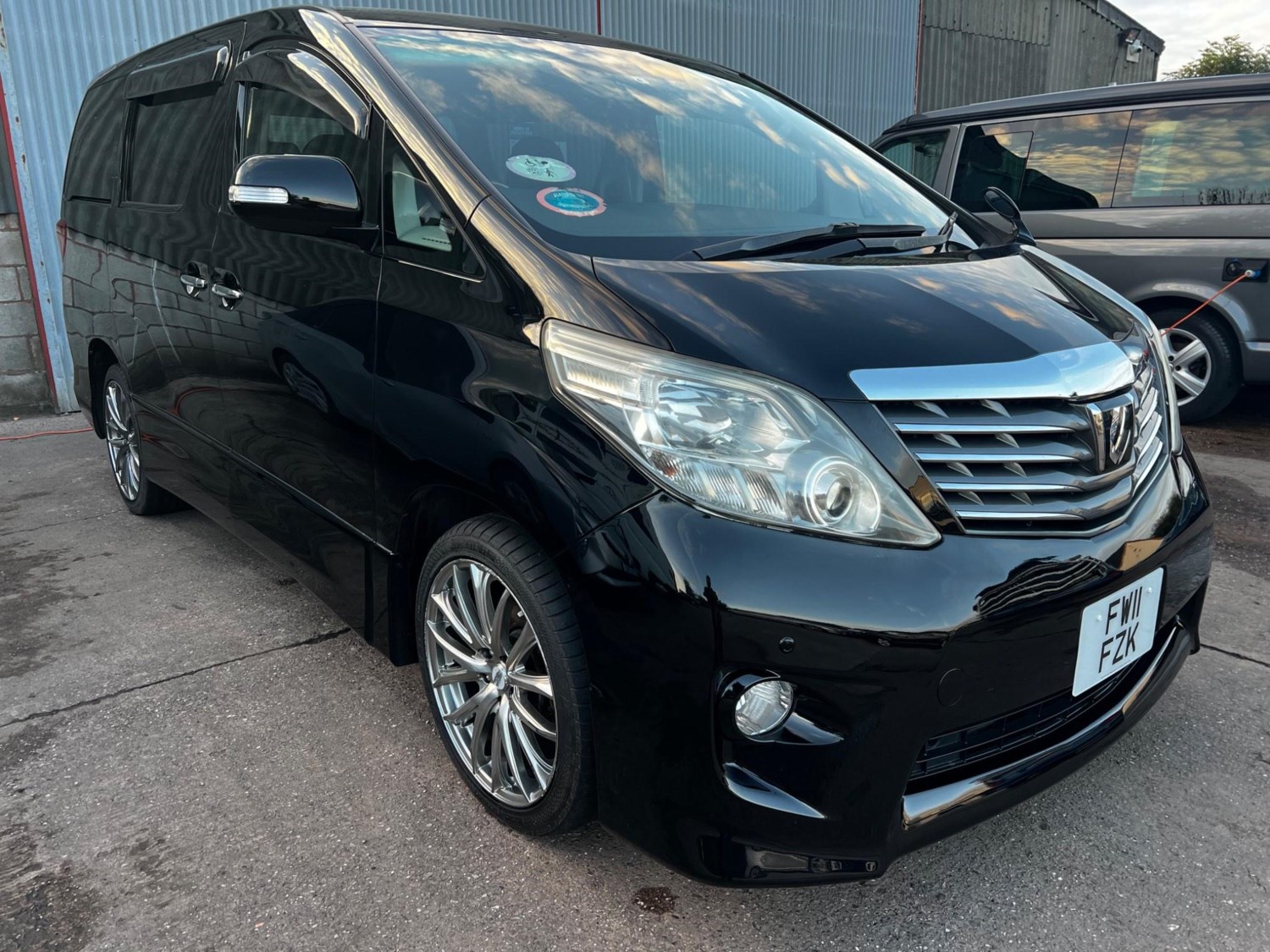 Toyota Alphard Listing Image