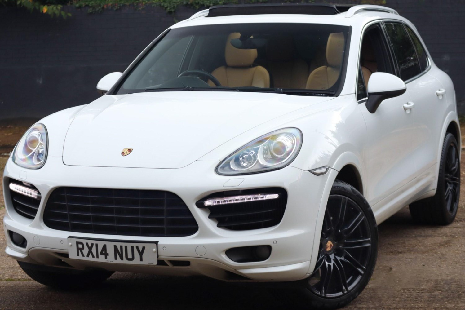 Porsche Cayenne Listing Image