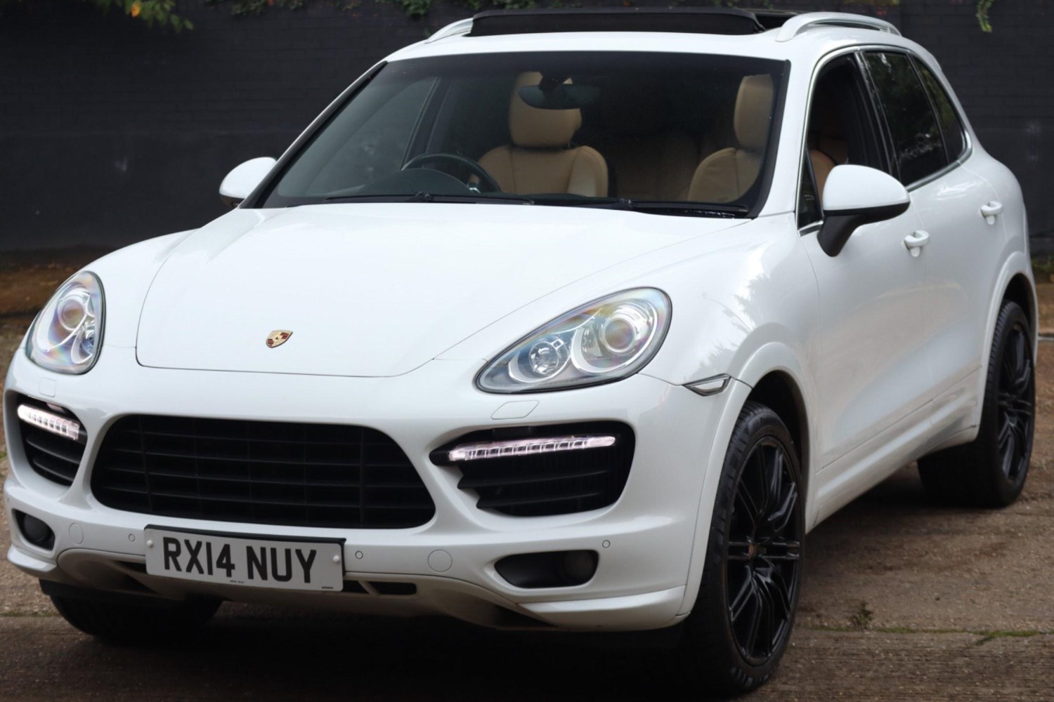 Porsche Cayenne Listing Image