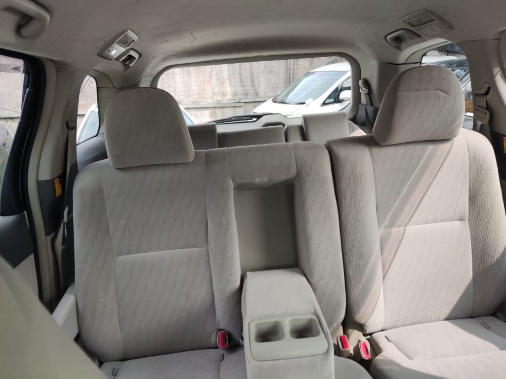 Toyota Estima Listing Image