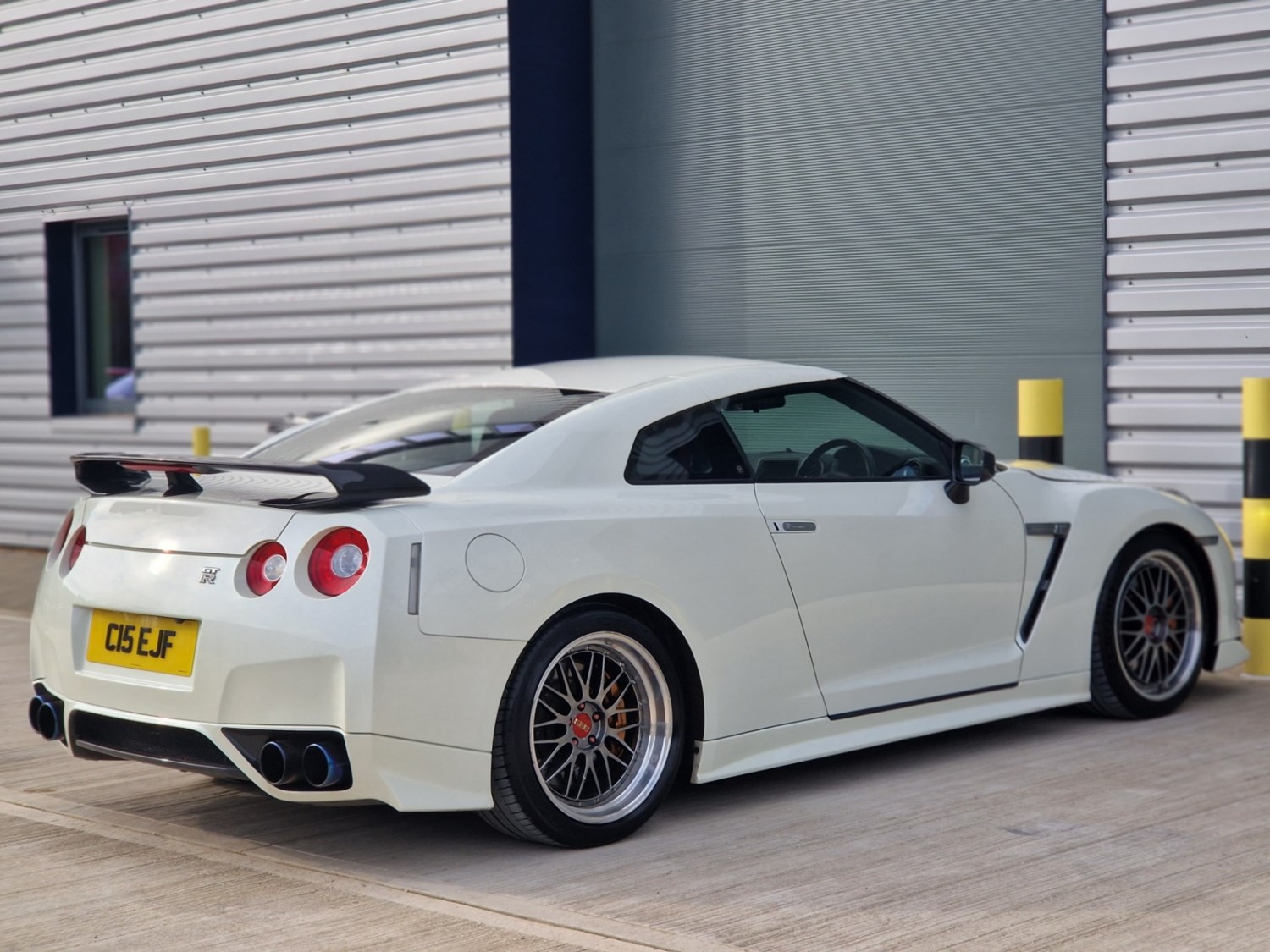 Nissan GT-R Listing Image