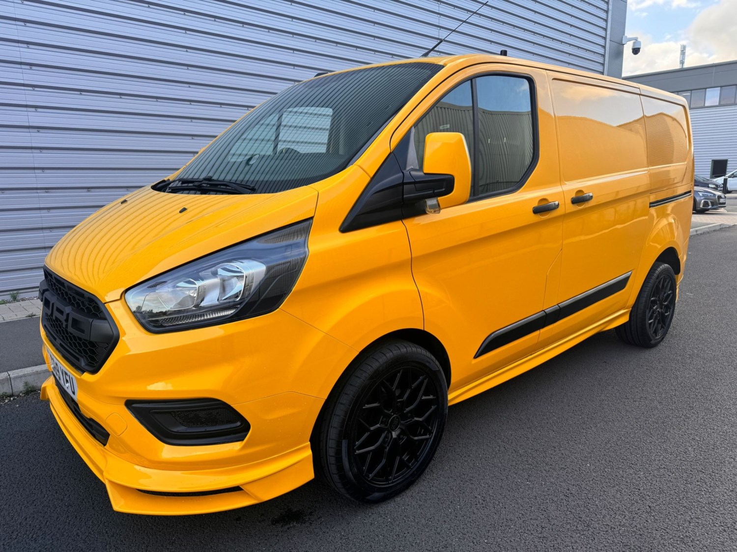 Ford Transit Custom Listing Image