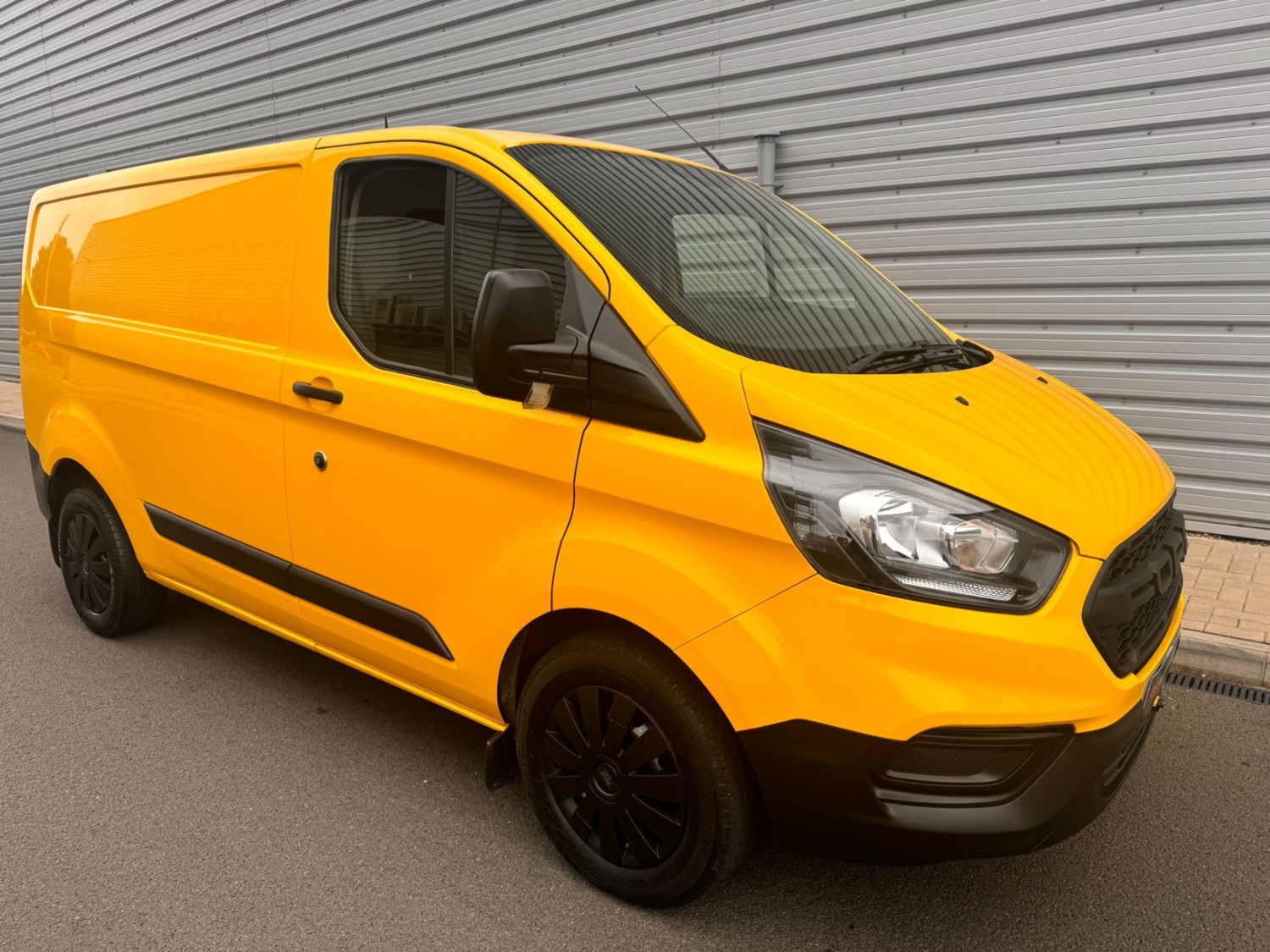 Ford Transit Custom Listing Image