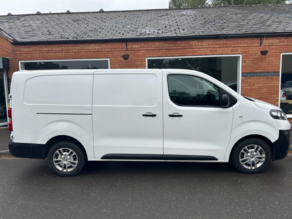 Vauxhall Vivaro Listing Image