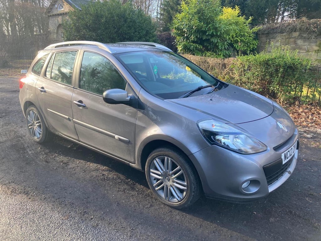 Renault Clio Listing Image