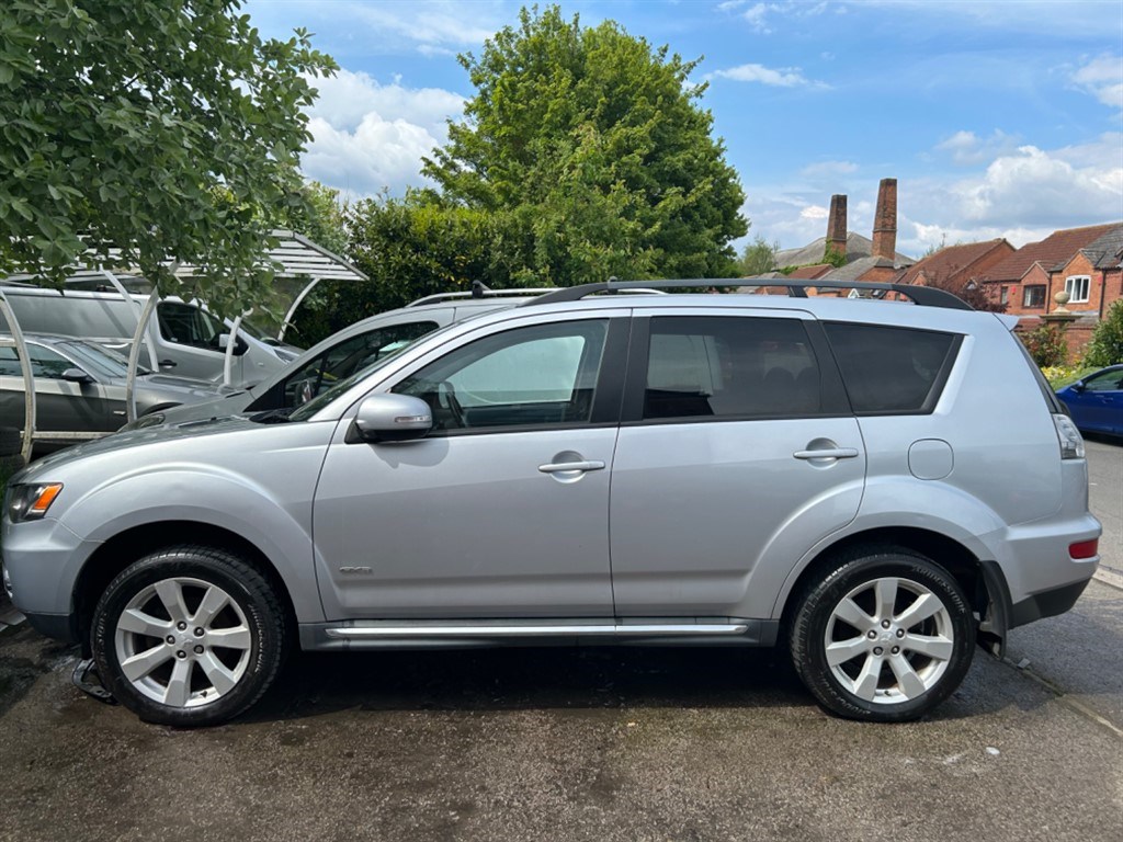 Mitsubishi Outlander Listing Image