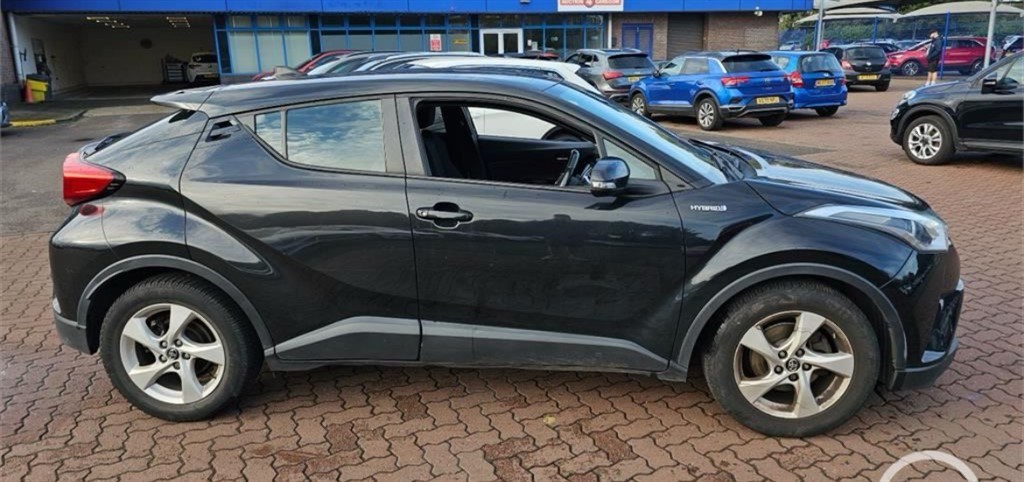 Toyota C-HR Listing Image