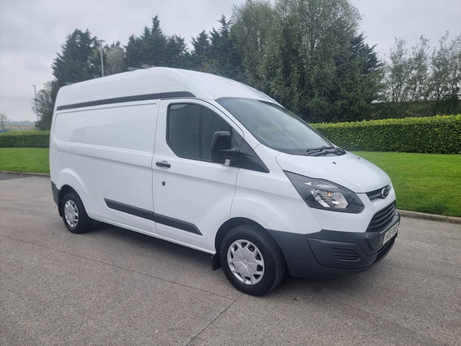 Ford Transit Custom Listing Image