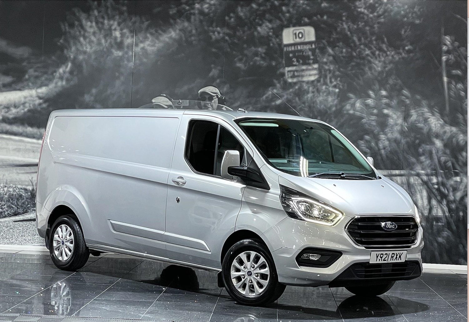 Ford Transit Custom Listing Image