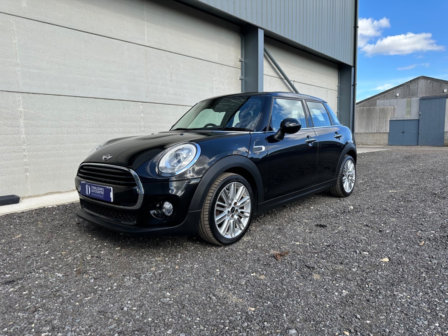 MINI Hatch Listing Image