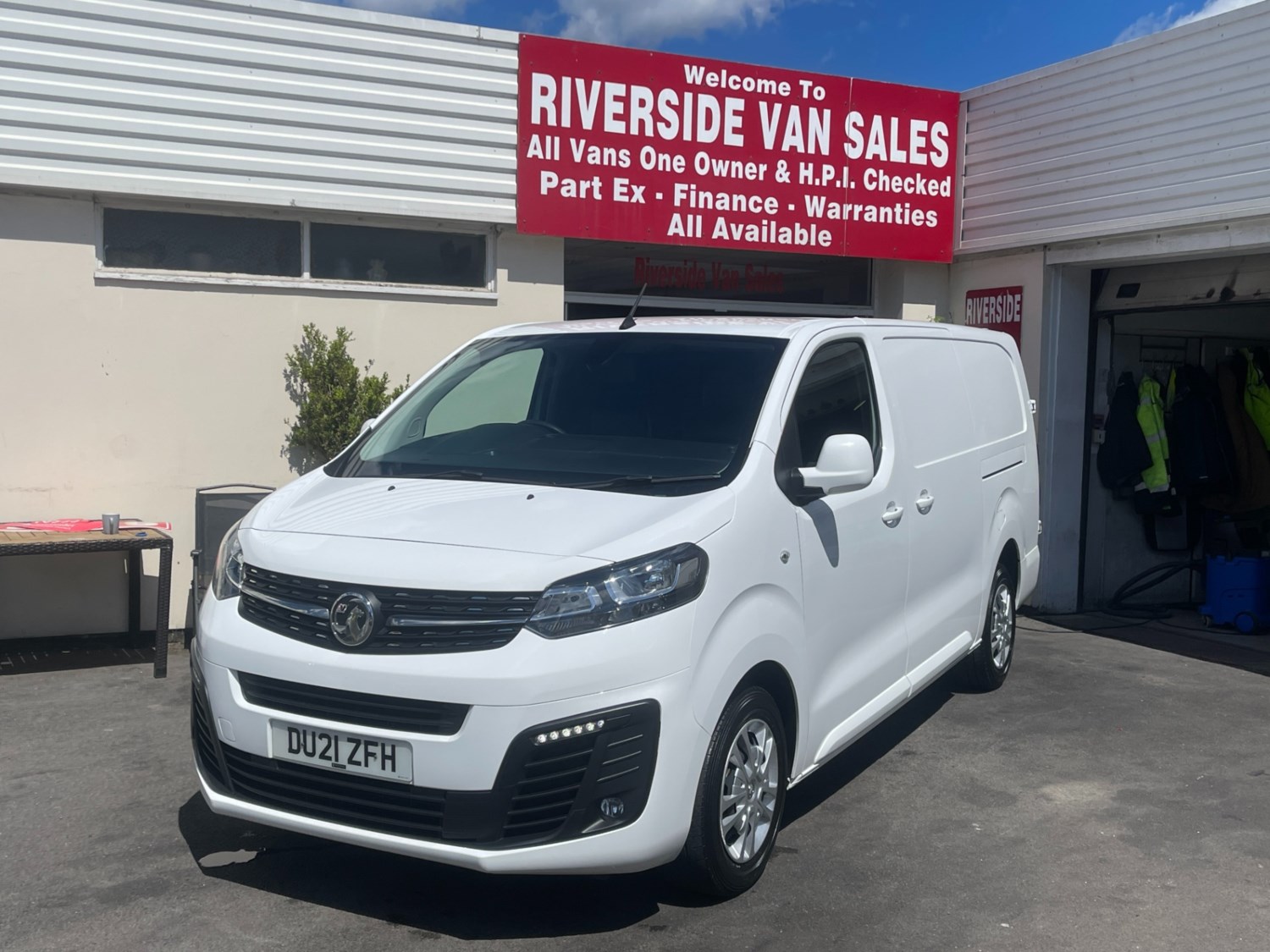 Vauxhall Vivaro Listing Image