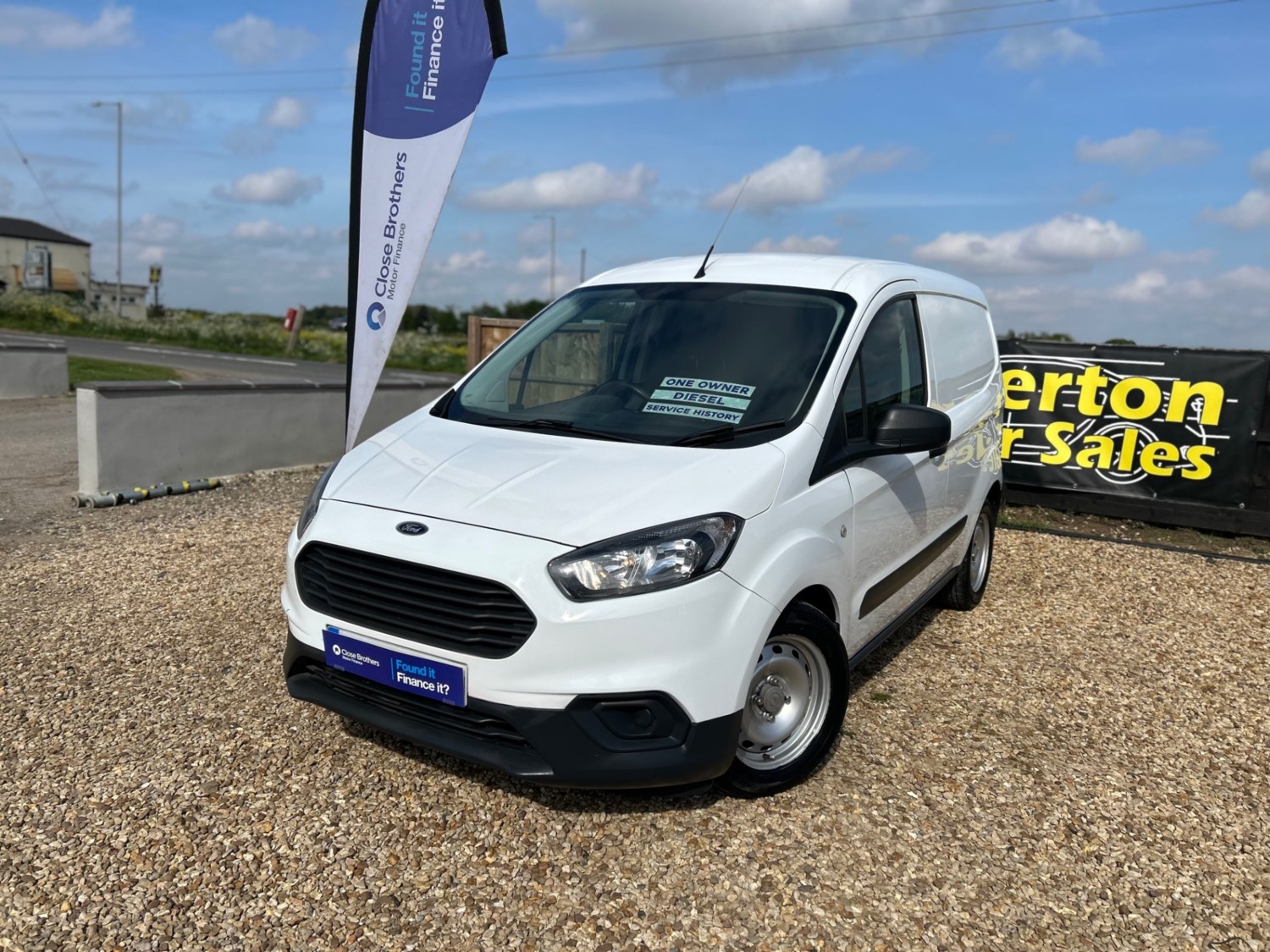 Ford Transit Courier Listing Image