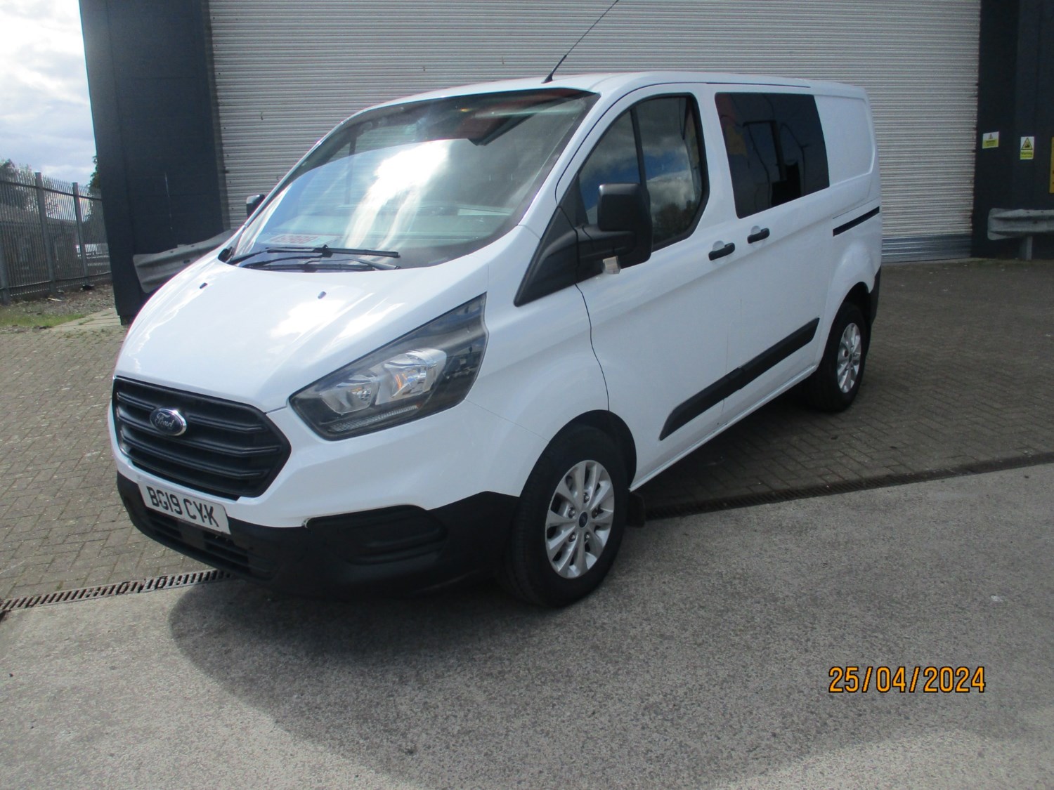 Ford Transit Custom Listing Image