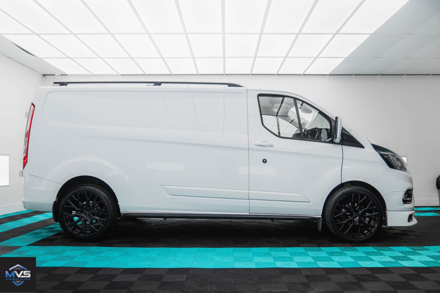 Ford Transit Custom Listing Image