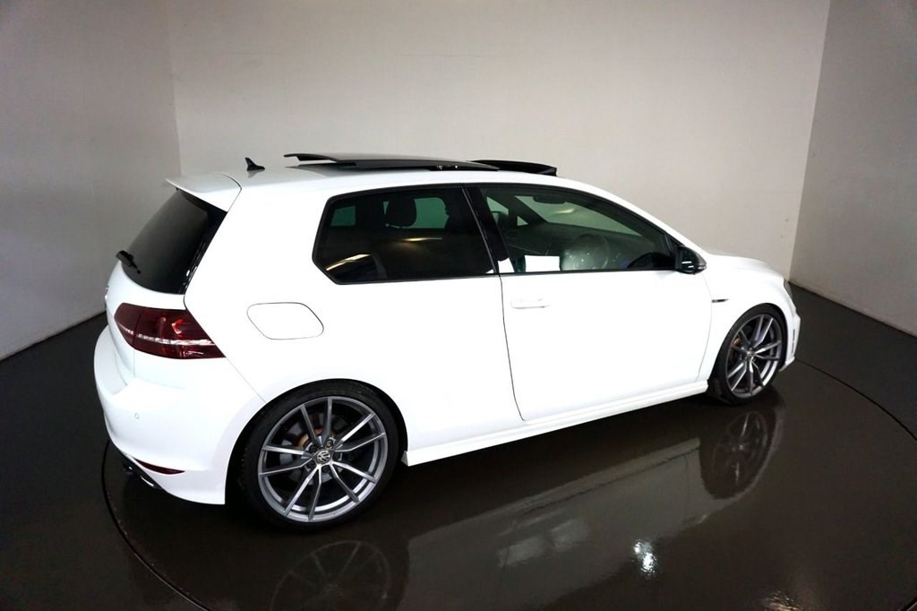 Volkswagen Golf Listing Image