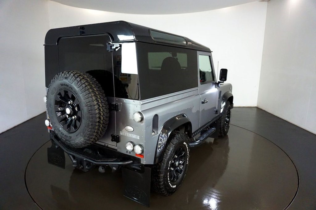 Land Rover Defender Listing Image