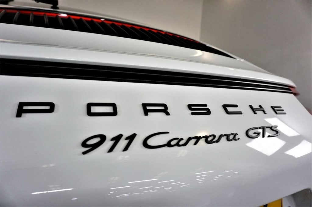 Porsche 911 Listing Image