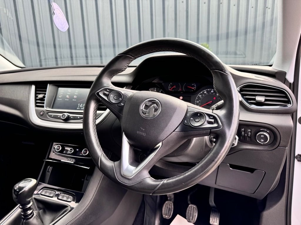 Vauxhall Grandland X Listing Image