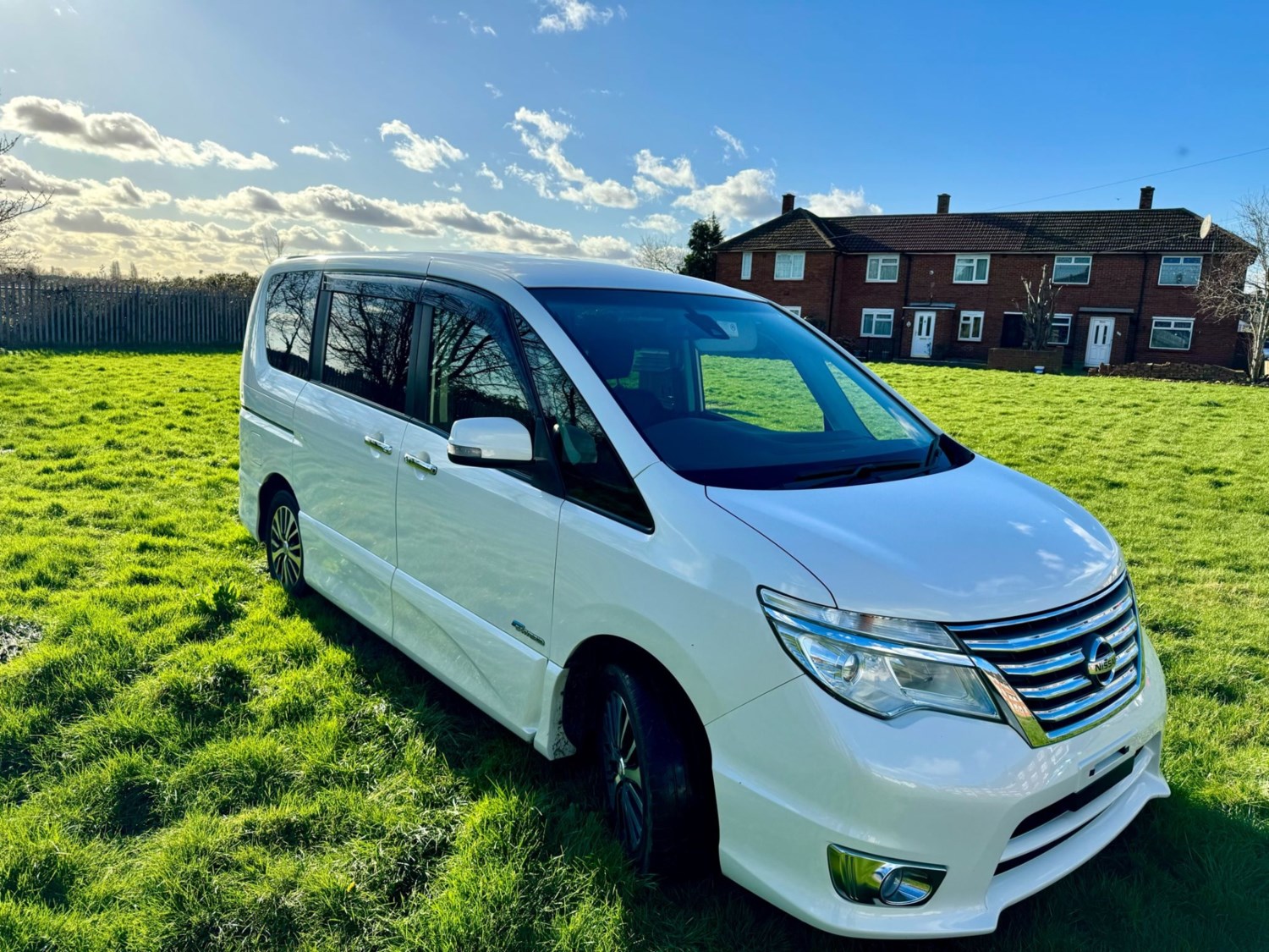 Nissan Serena Listing Image