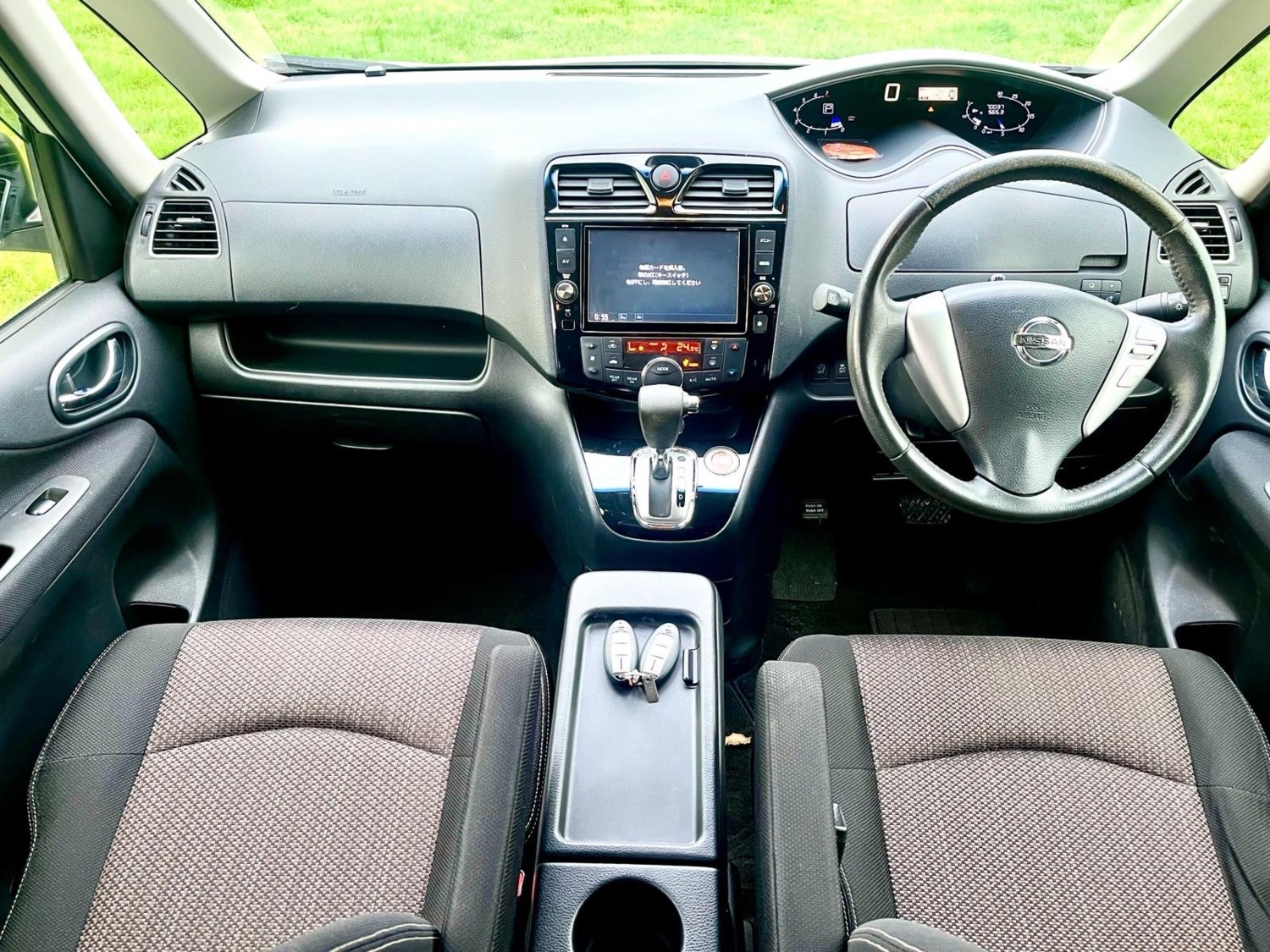 Nissan Serena Listing Image