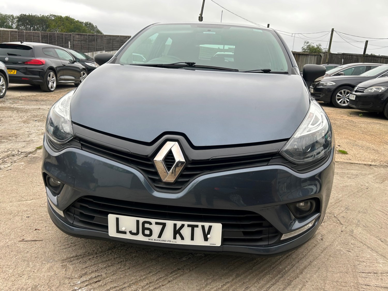 Renault Clio Listing Image