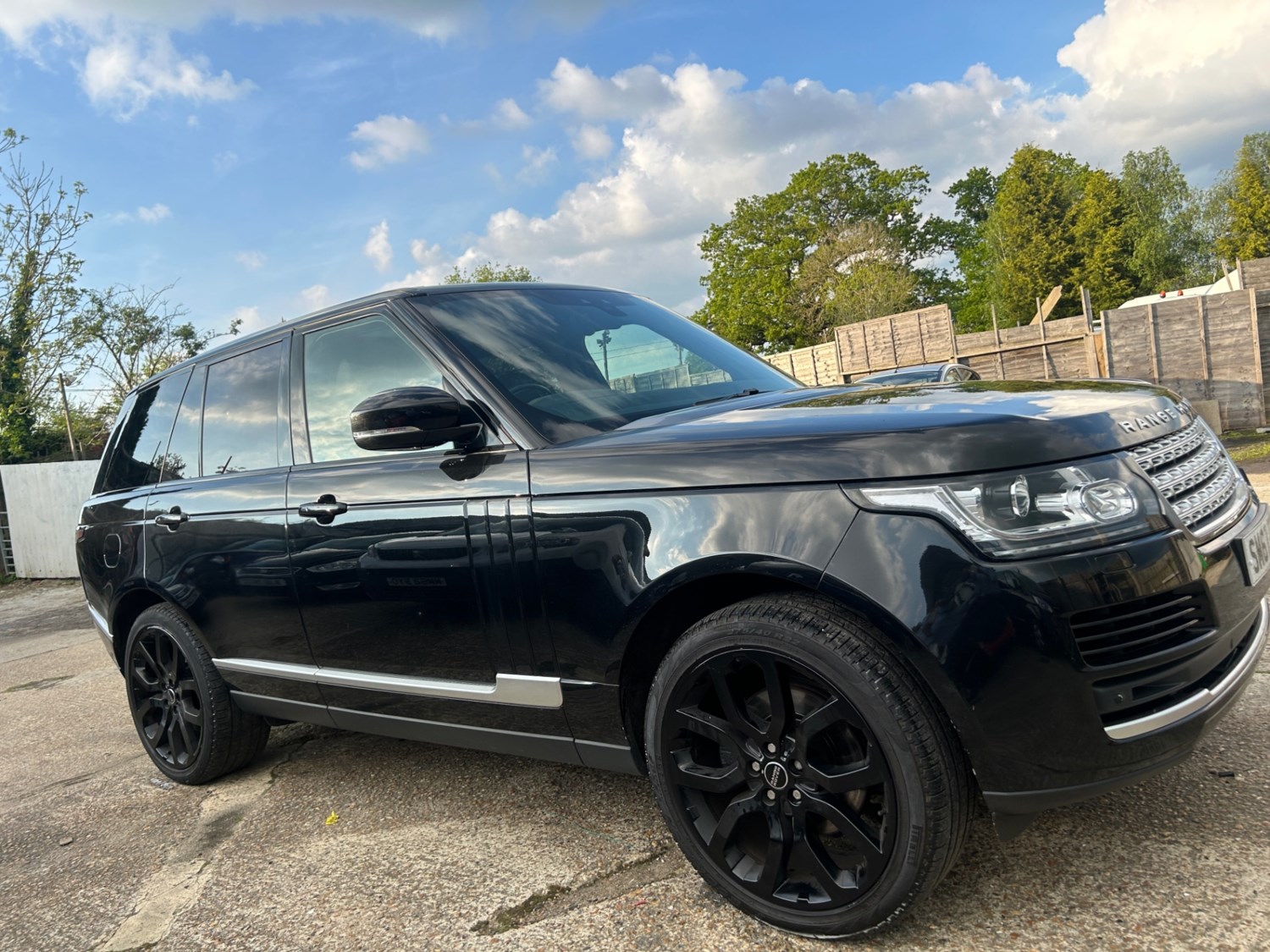 Land Rover Range Rover Listing Image