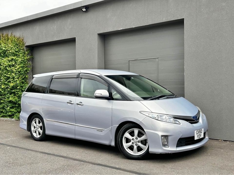 Toyota Estima Listing Image