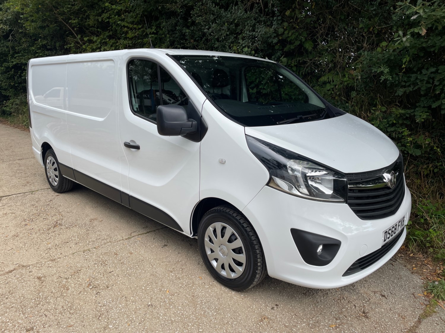 Vauxhall Vivaro Listing Image