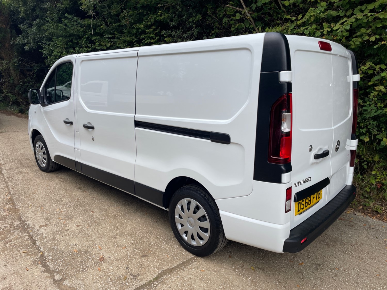 Vauxhall Vivaro Listing Image