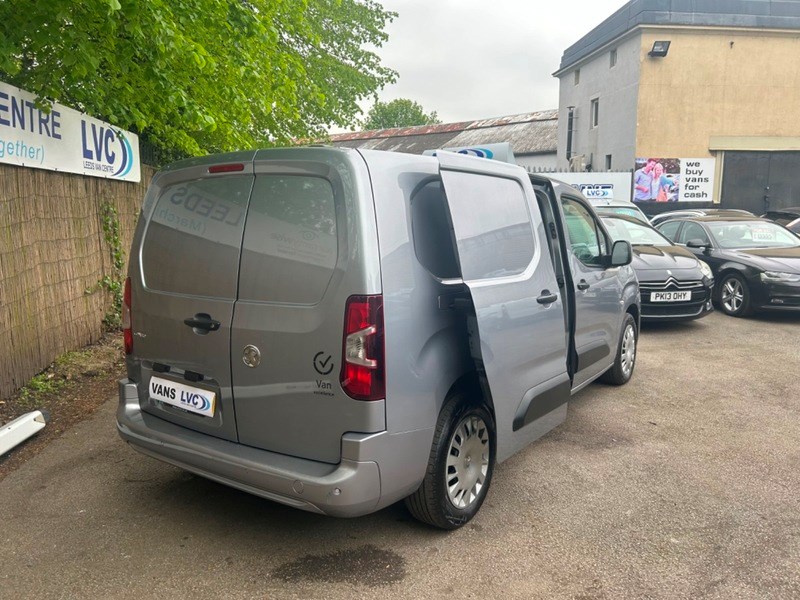 Vauxhall Combo Listing Image