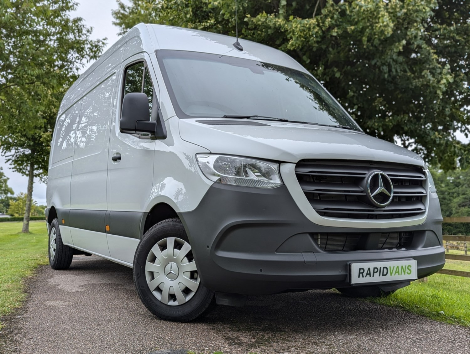 Mercedes-Benz Sprinter Listing Image