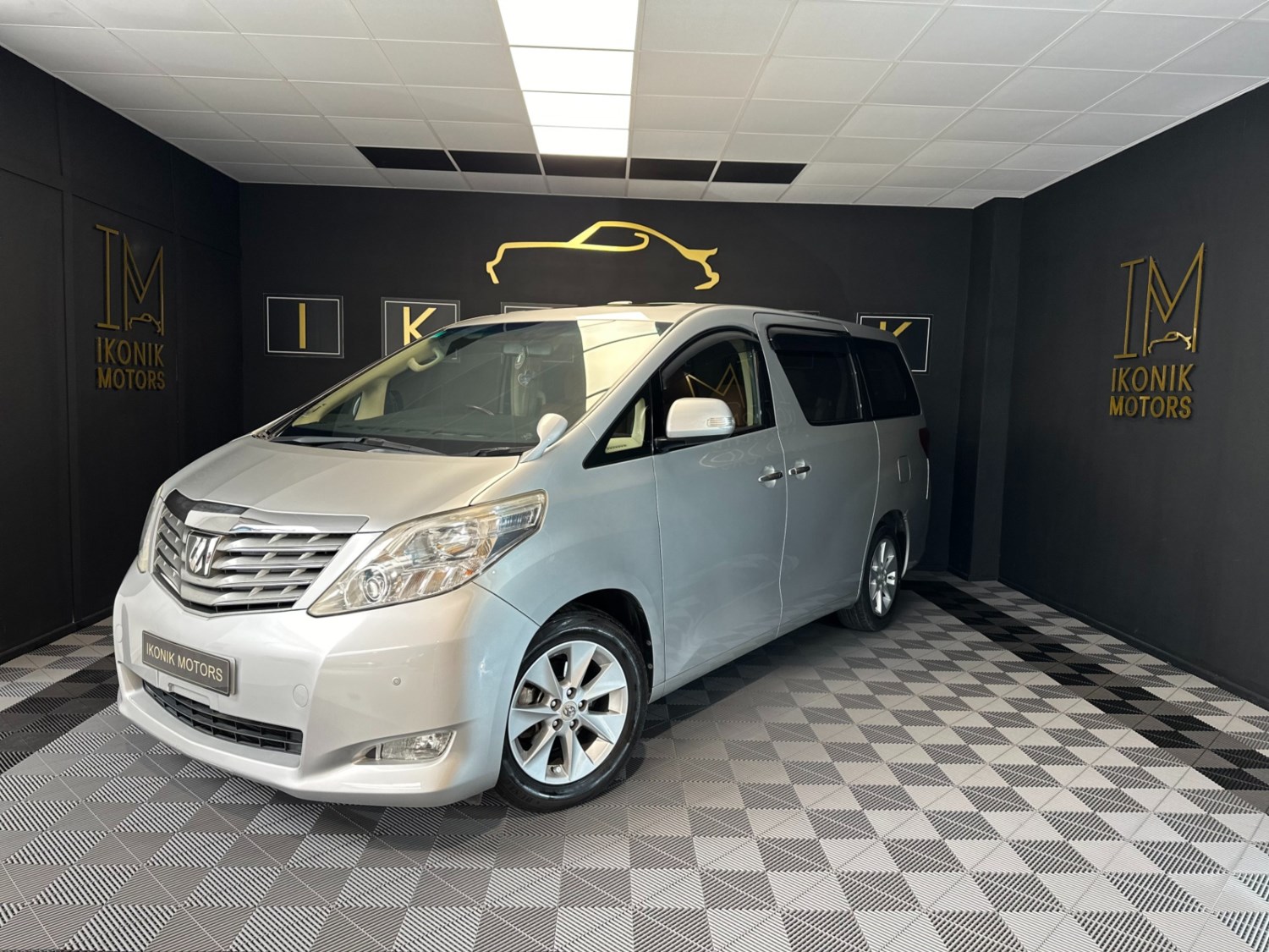 Toyota Alphard Listing Image