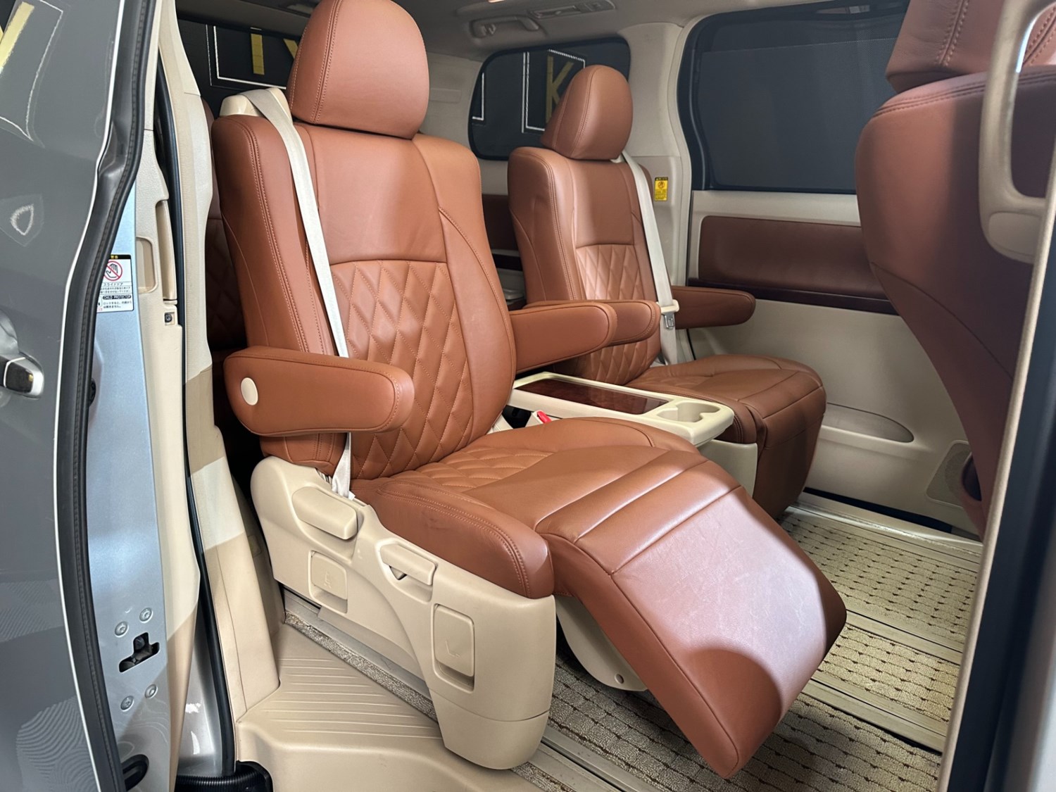 Toyota Alphard Listing Image