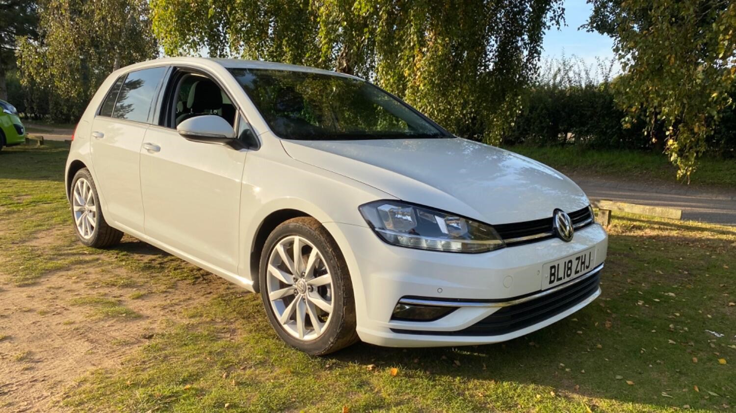 Volkswagen Golf Listing Image