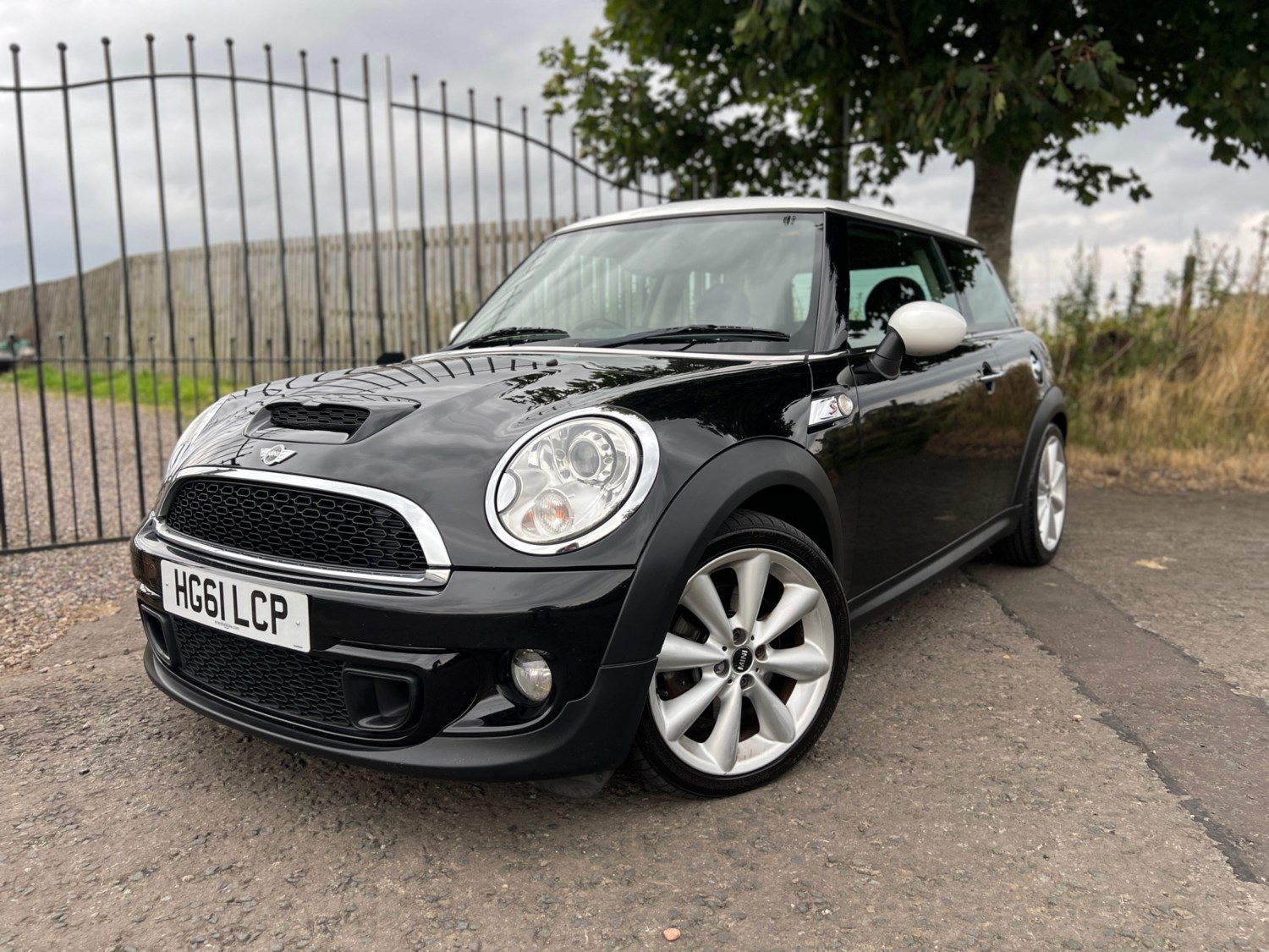 MINI Hatch Listing Image