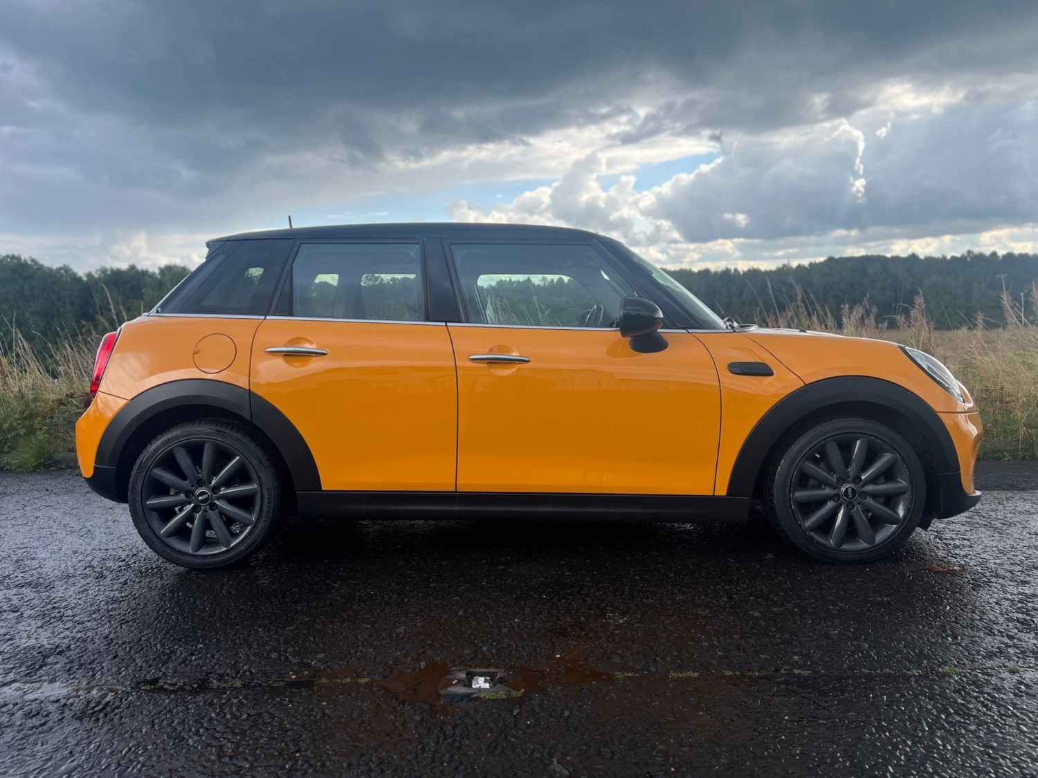 MINI Hatch Listing Image