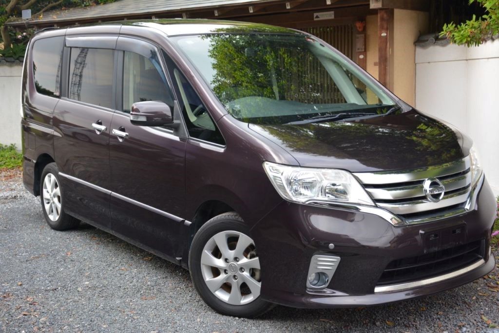 Nissan Serena Listing Image