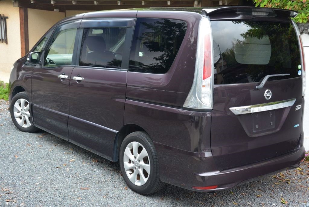 Nissan Serena Listing Image