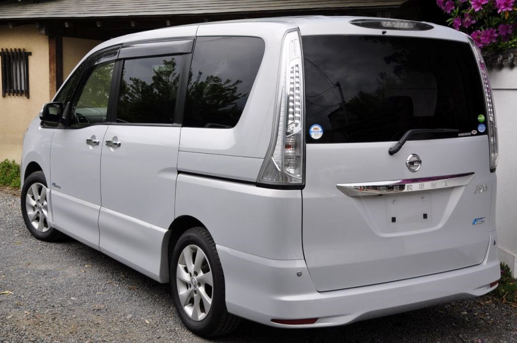 Nissan Serena Listing Image