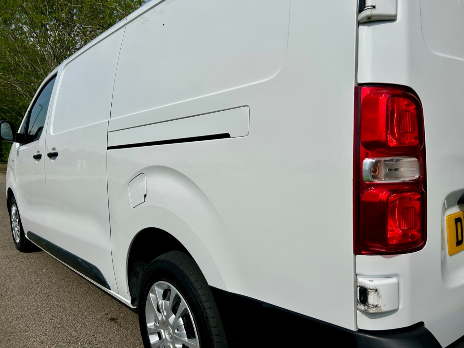 Vauxhall Vivaro Listing Image