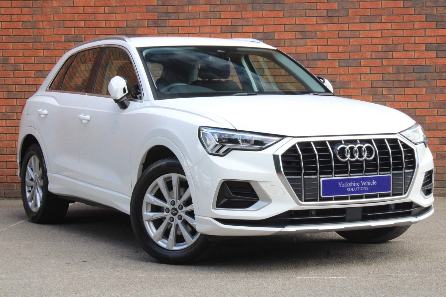 Audi Q3 Listing Image