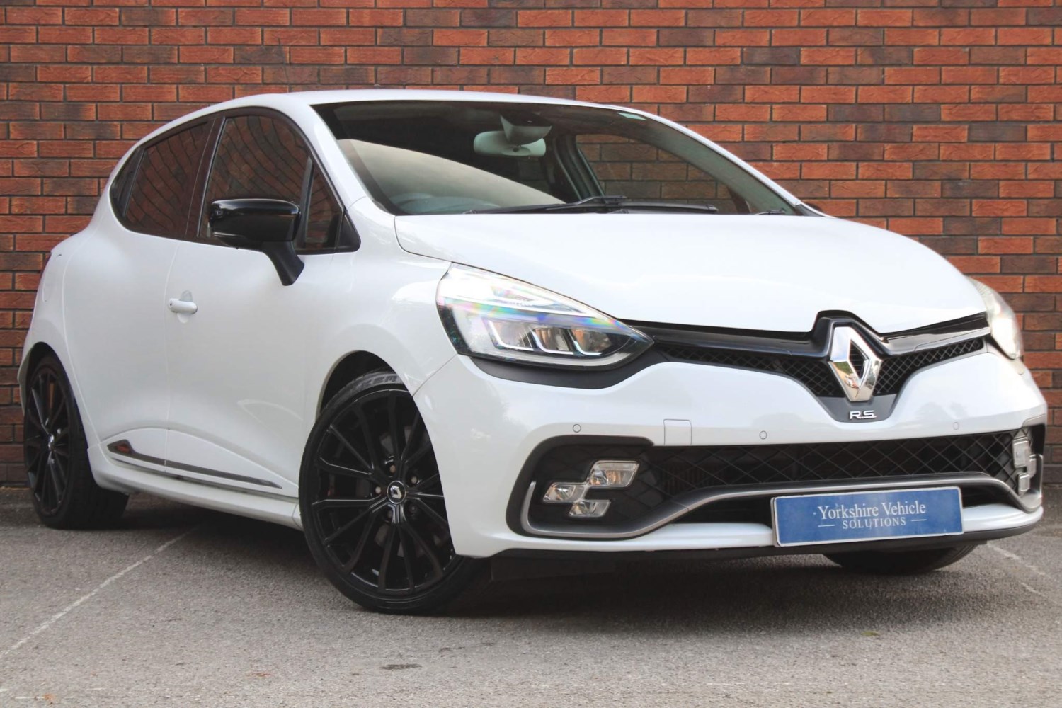 Renault Clio Listing Image