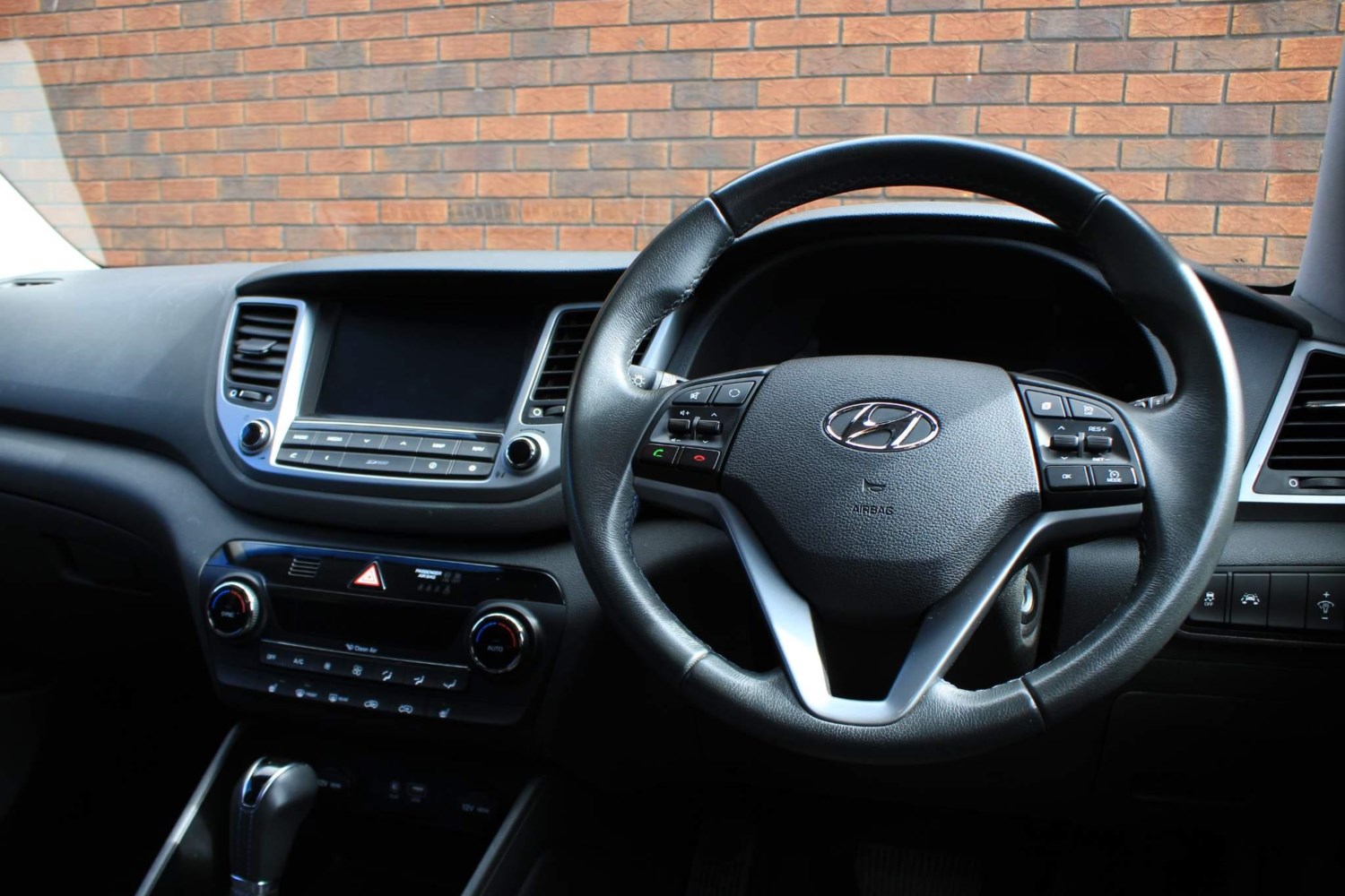 Hyundai TUCSON Listing Image