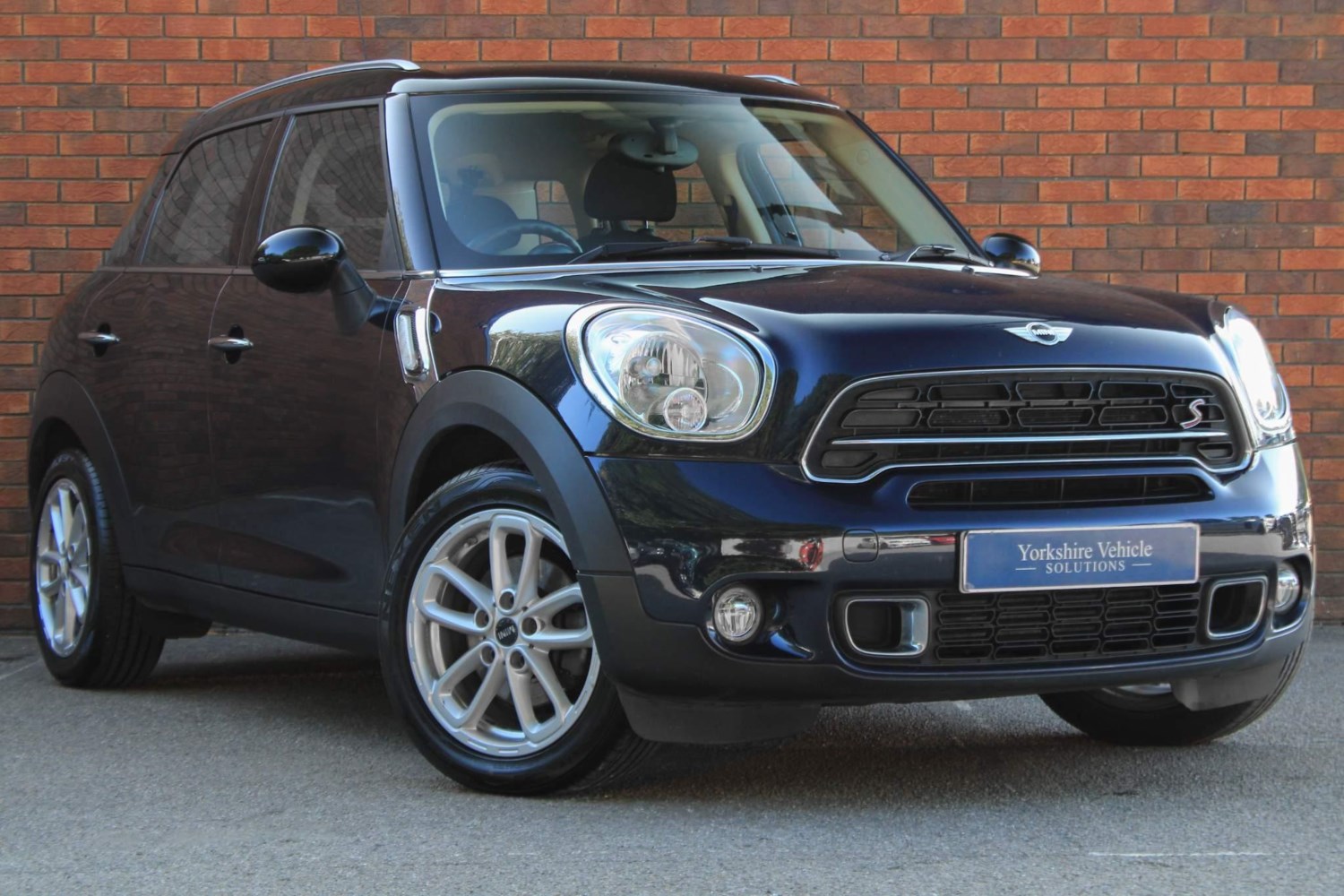 MINI Countryman Listing Image