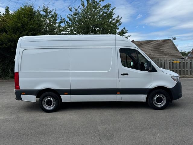 Mercedes-Benz Sprinter Listing Image